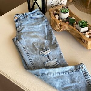 Maurice’s jean midrise destructed Capri